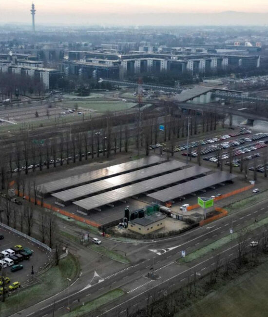 Impianto fotovoltaico sulle pensiline del parcheggio del Forum di Assago realizzato da CAP Evolution