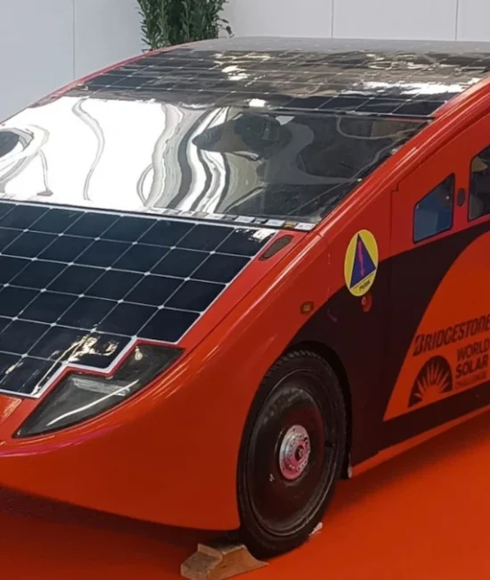 Emilia 5.9 di Onda Solare, prototipo italiano di auto solare a quattro posti sviluppato con l'Universit&agrave; di Bologna